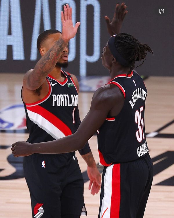 Wenyen Gabriel Playing